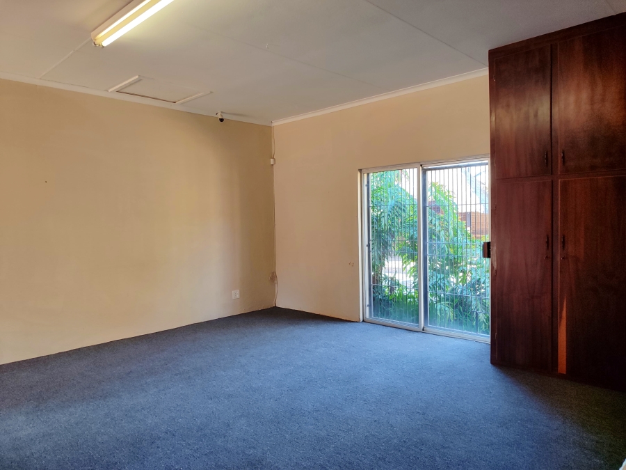 4 Bedroom Property for Sale in Flamwood North West